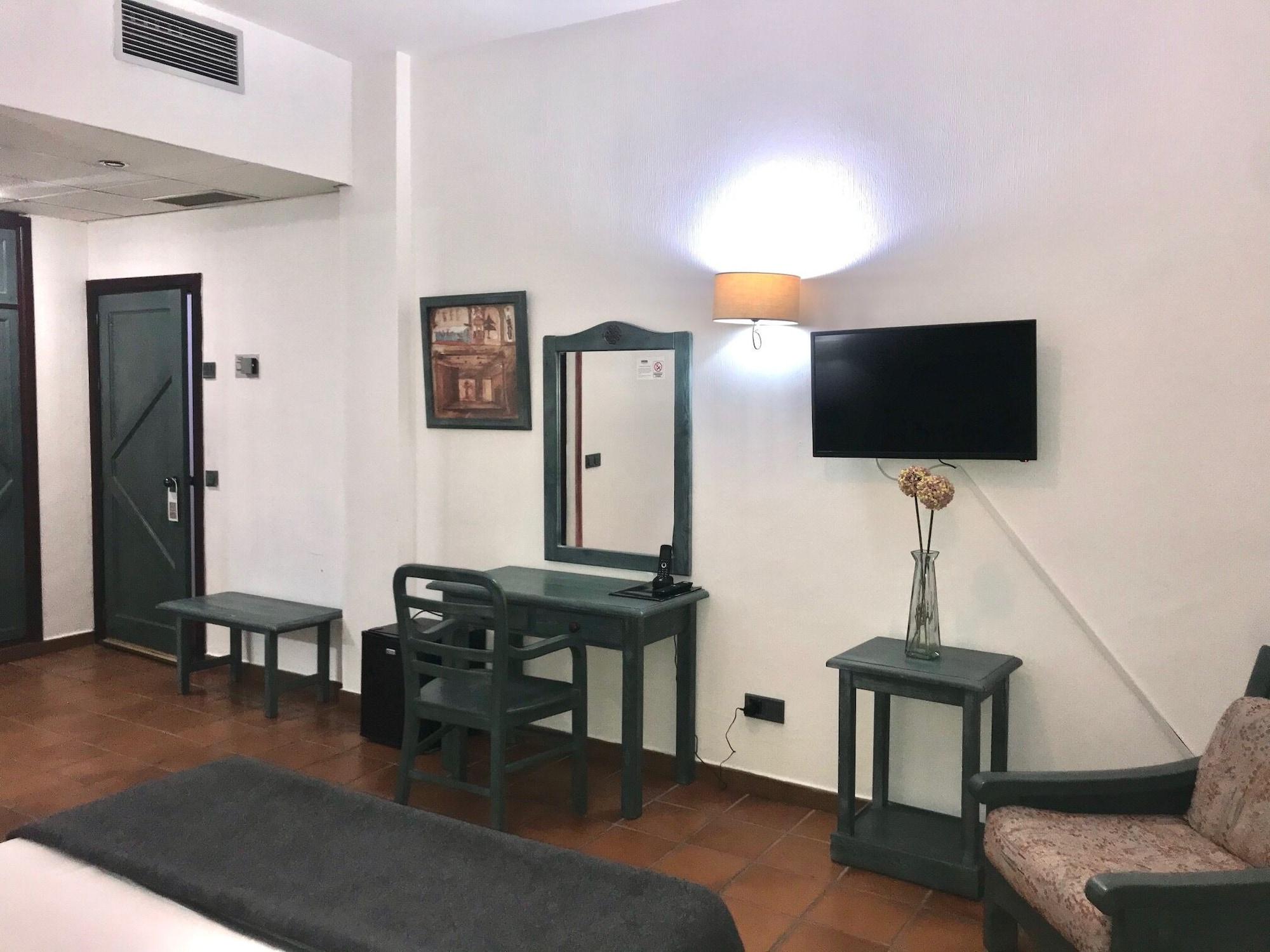 Hotel Almagro Luaran gambar